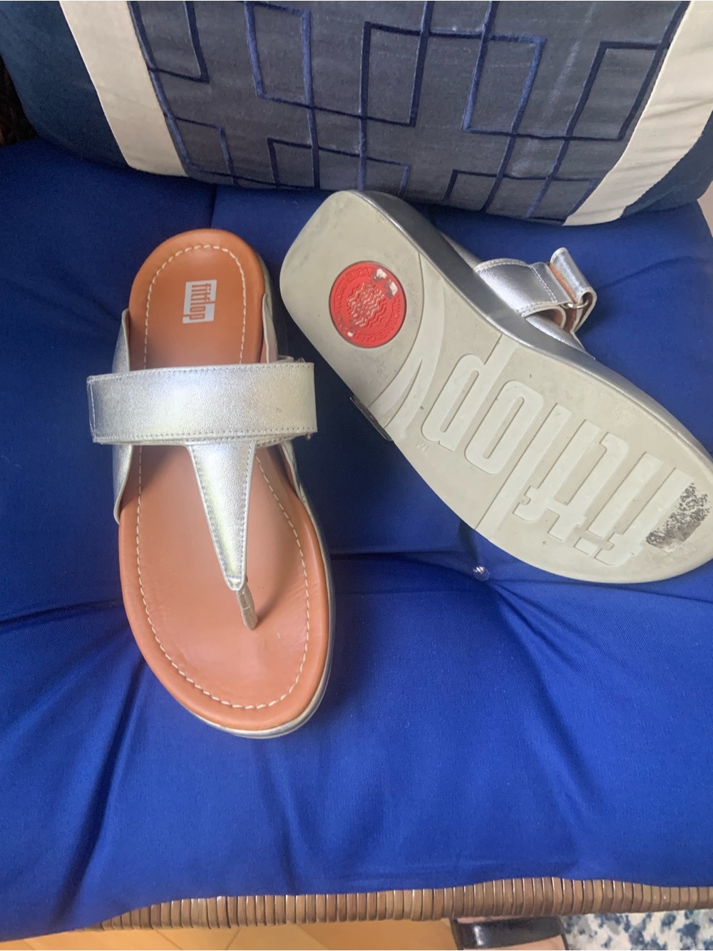 Fit Flop Silver Thong Sandals by - Picture 2 of 4